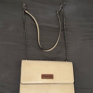 Wrangler Cream Crossbody Bag with Chain Strap